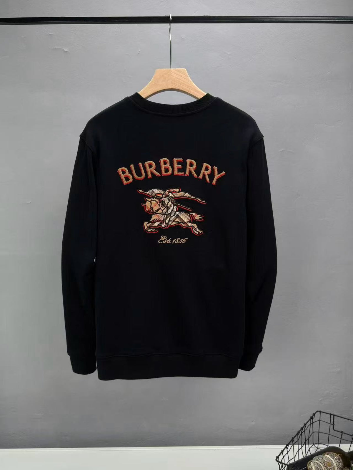 Classic Fit Hoodie-1022