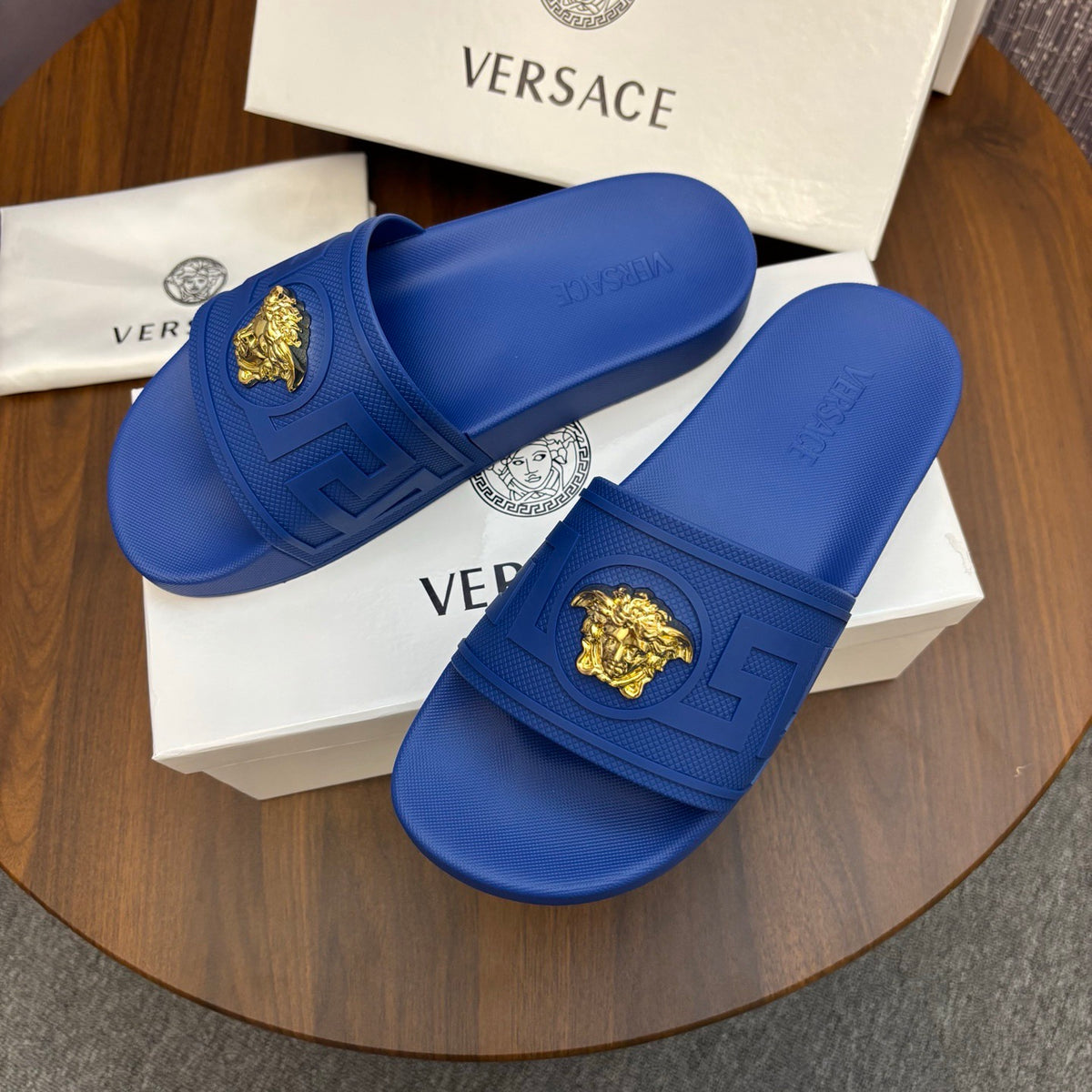 Fashionable Slippers-01
