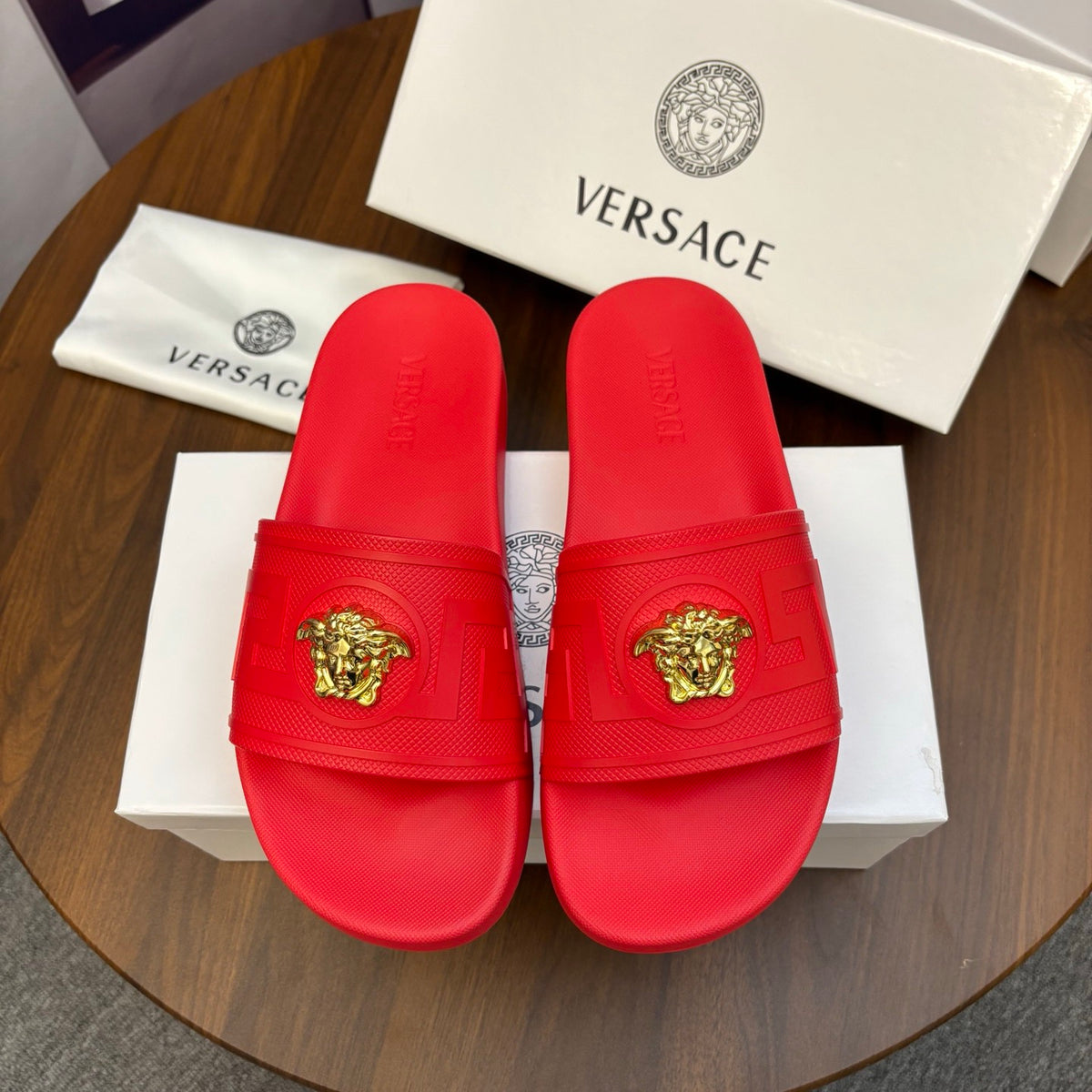 Fashionable Slippers-01