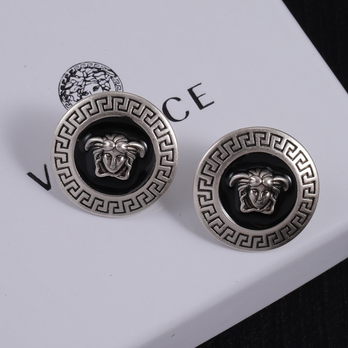 Fashionable drop earrings-2