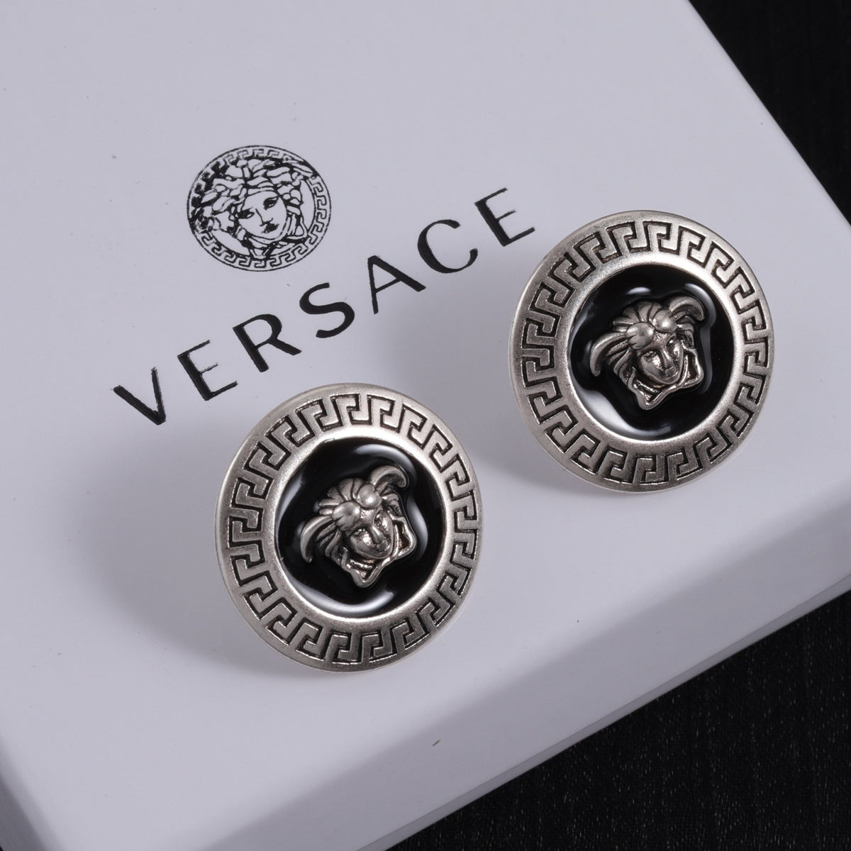 Fashionable drop earrings-2
