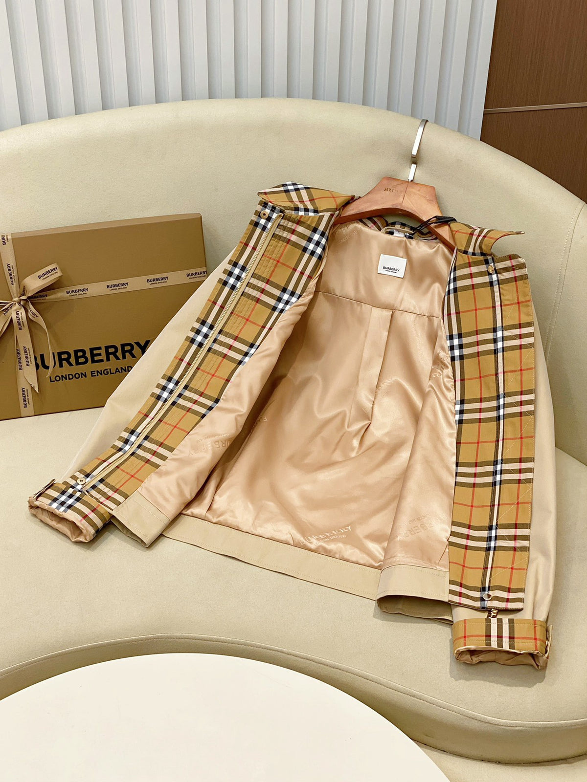 Classic jacket-230910-79