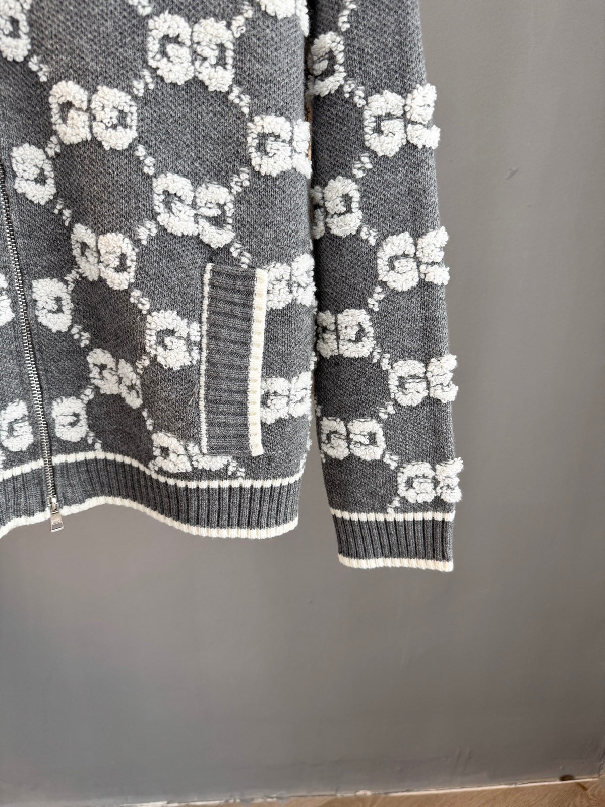 Classic Fashion Sweater-10002
