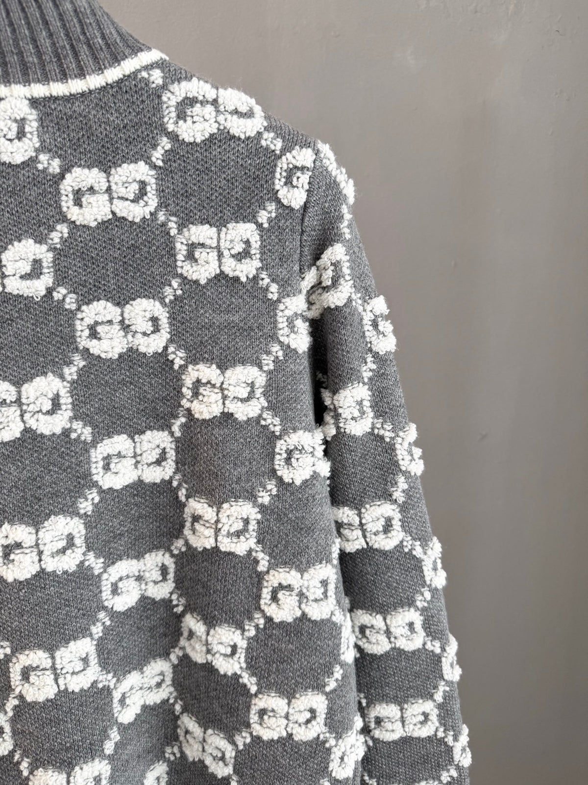 Classic Fashion Sweater-10002