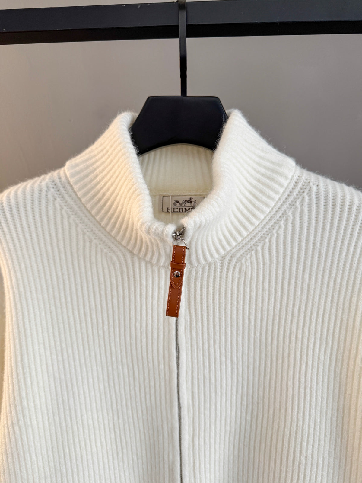 Classic Fashion Sweater-10004