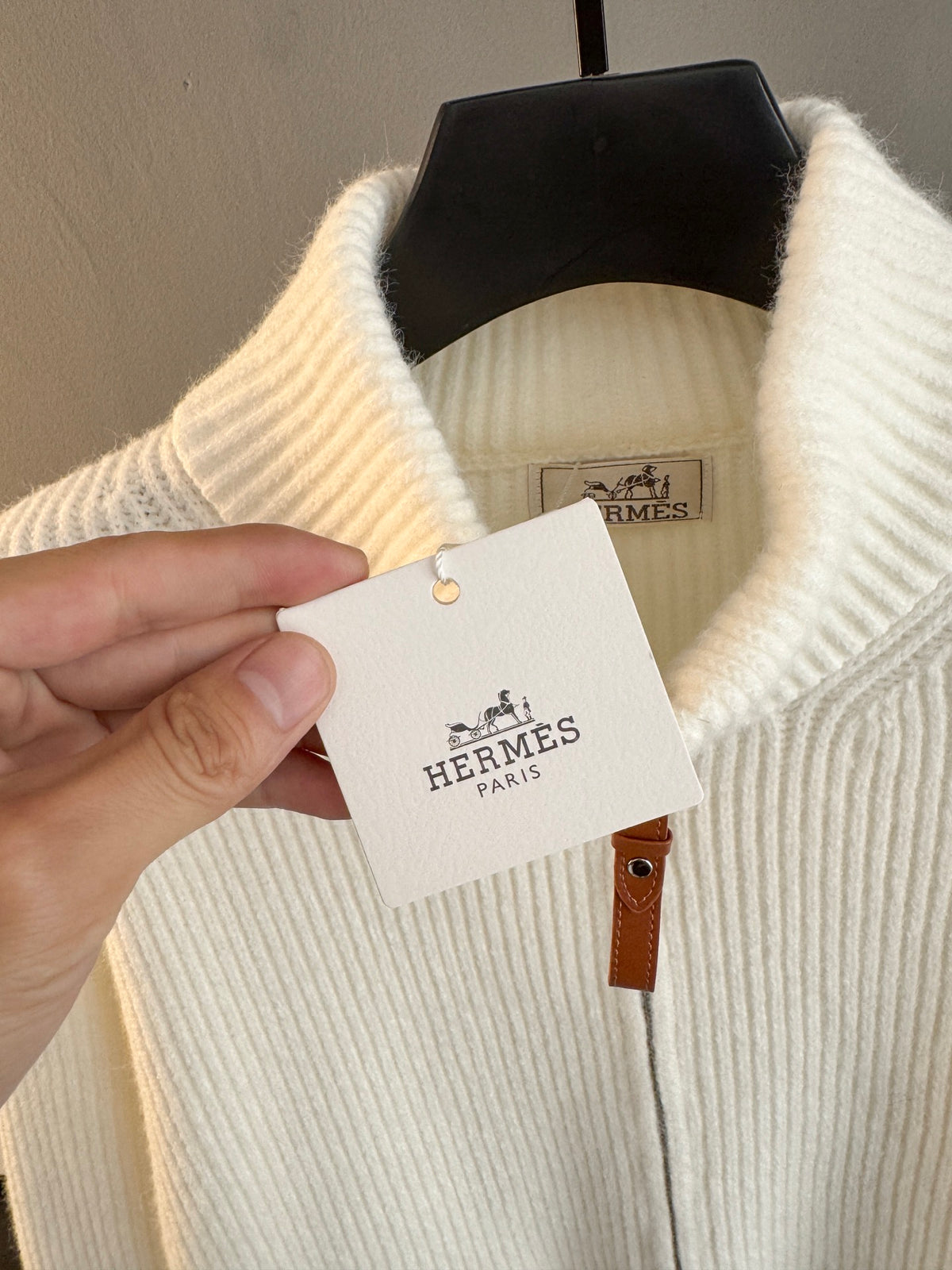 Classic Fashion Sweater-10004