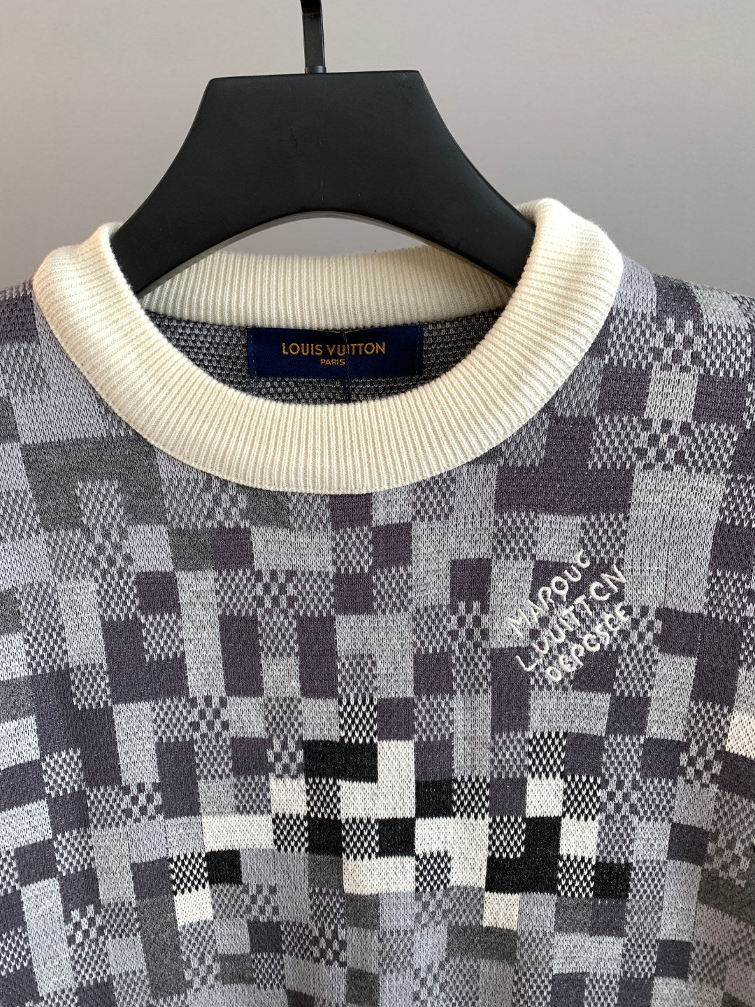 Classic Fashion Sweater-10006