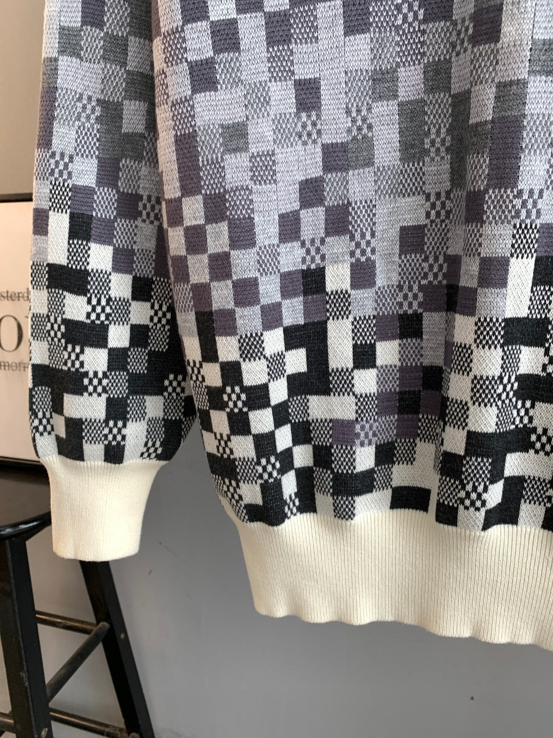 Classic Fashion Sweater-10006