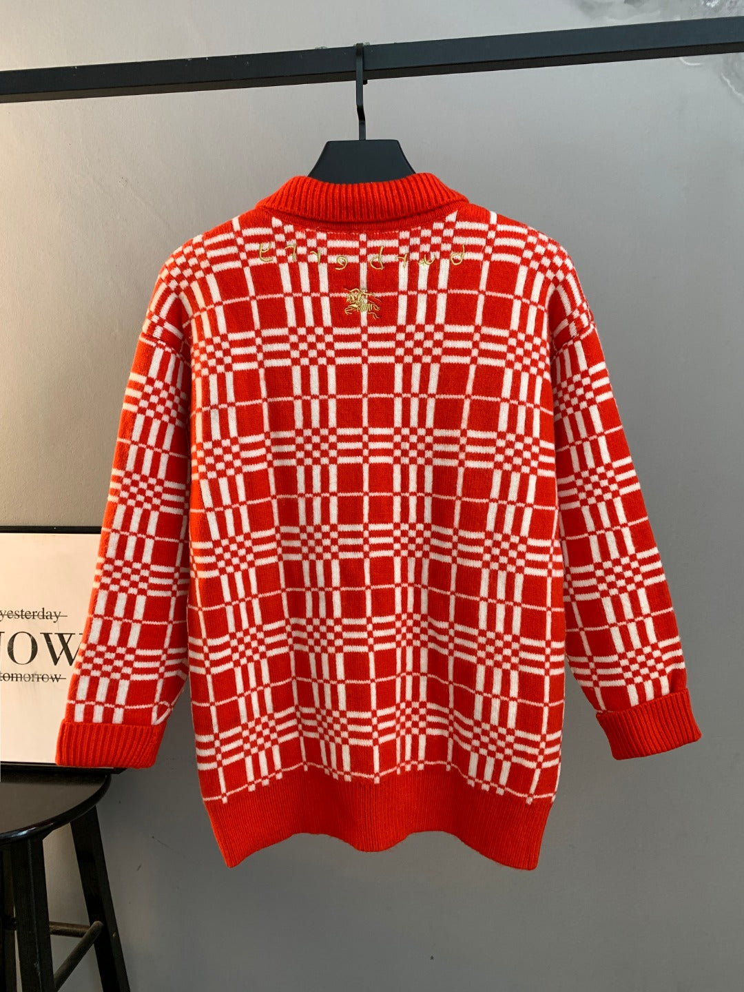 Classic Fashion Sweater-10010