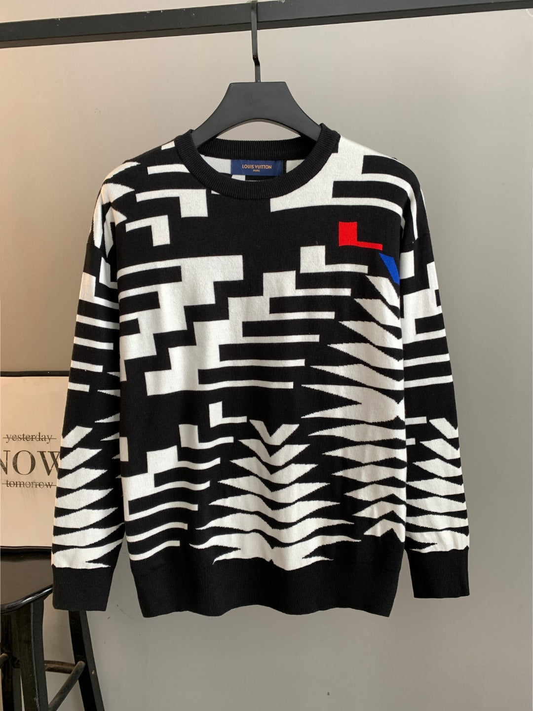 Classic Fashion Sweater-10019