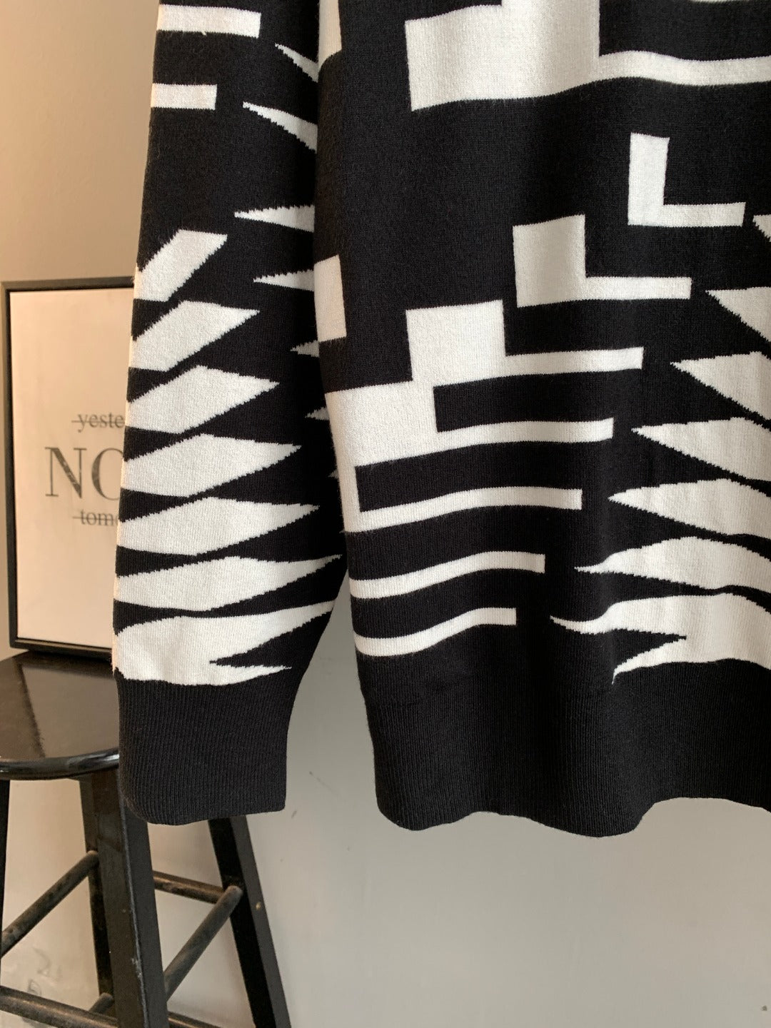 Classic Fashion Sweater-10019