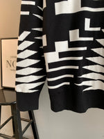 Classic Fashion Sweater-10019