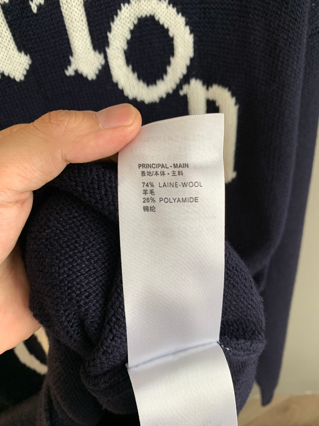 Classic Fashion Sweater-10021
