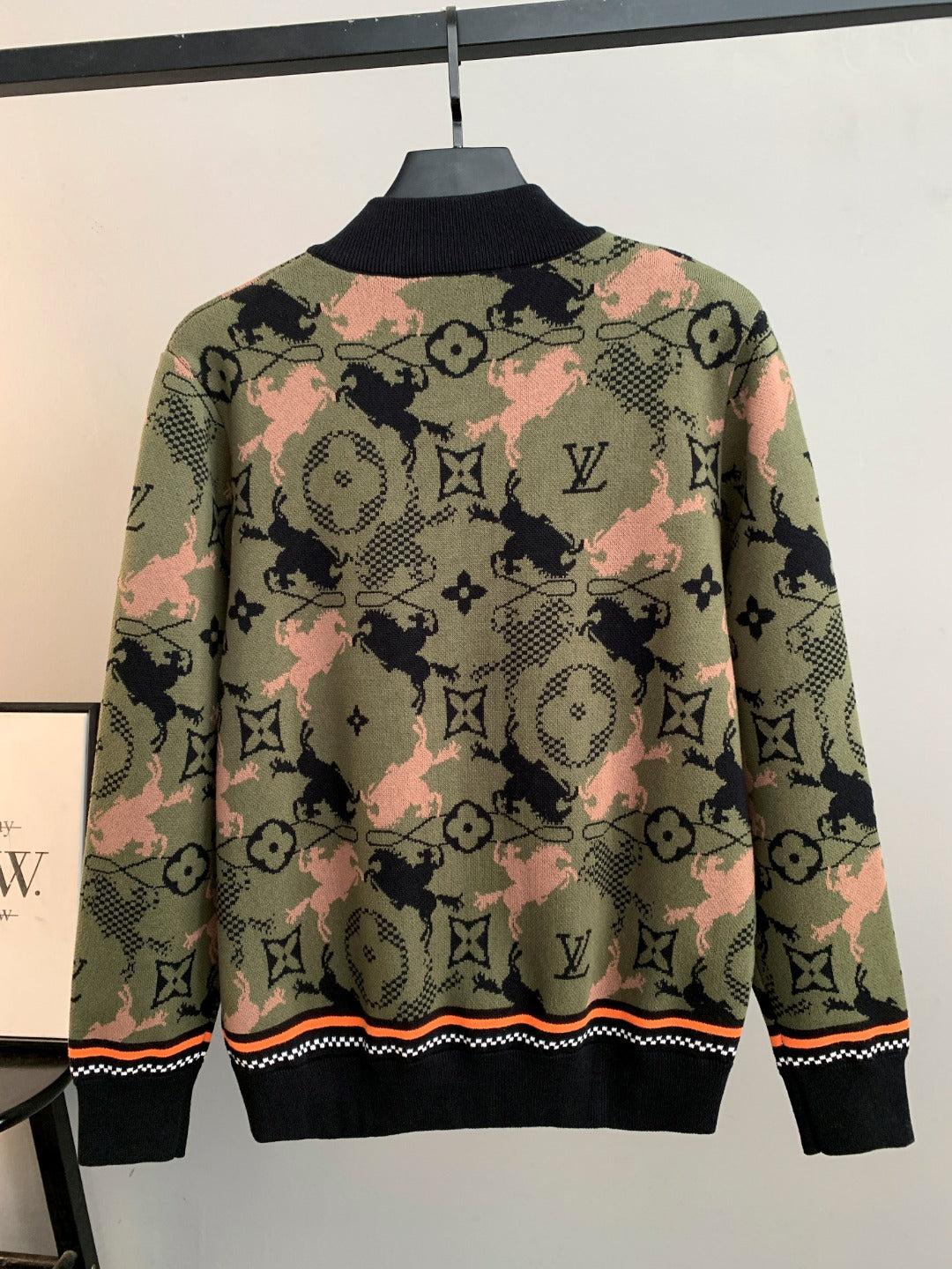 Classic Fashion Sweater-10037