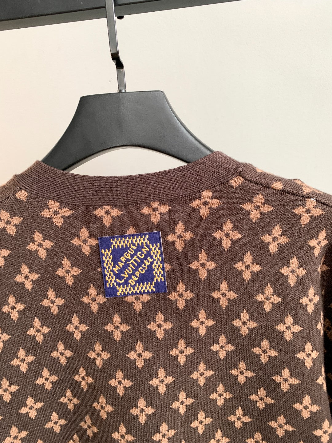 Classic Fashion Sweater-10039