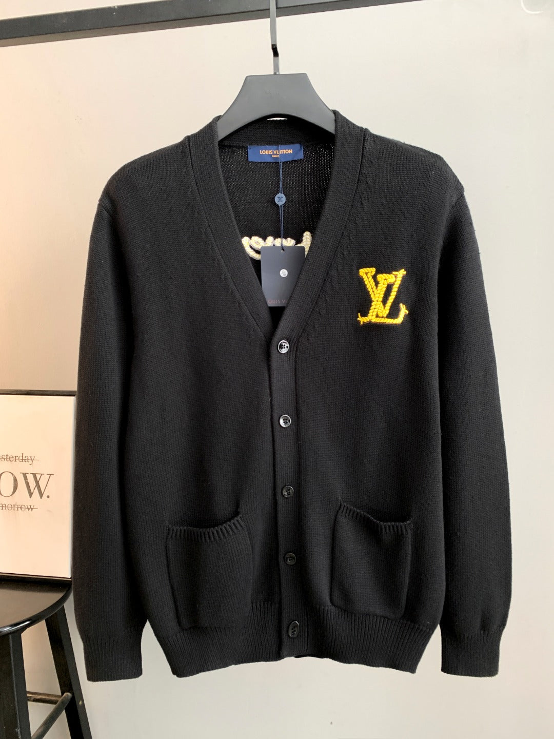 Classic Fashion Sweater-10043