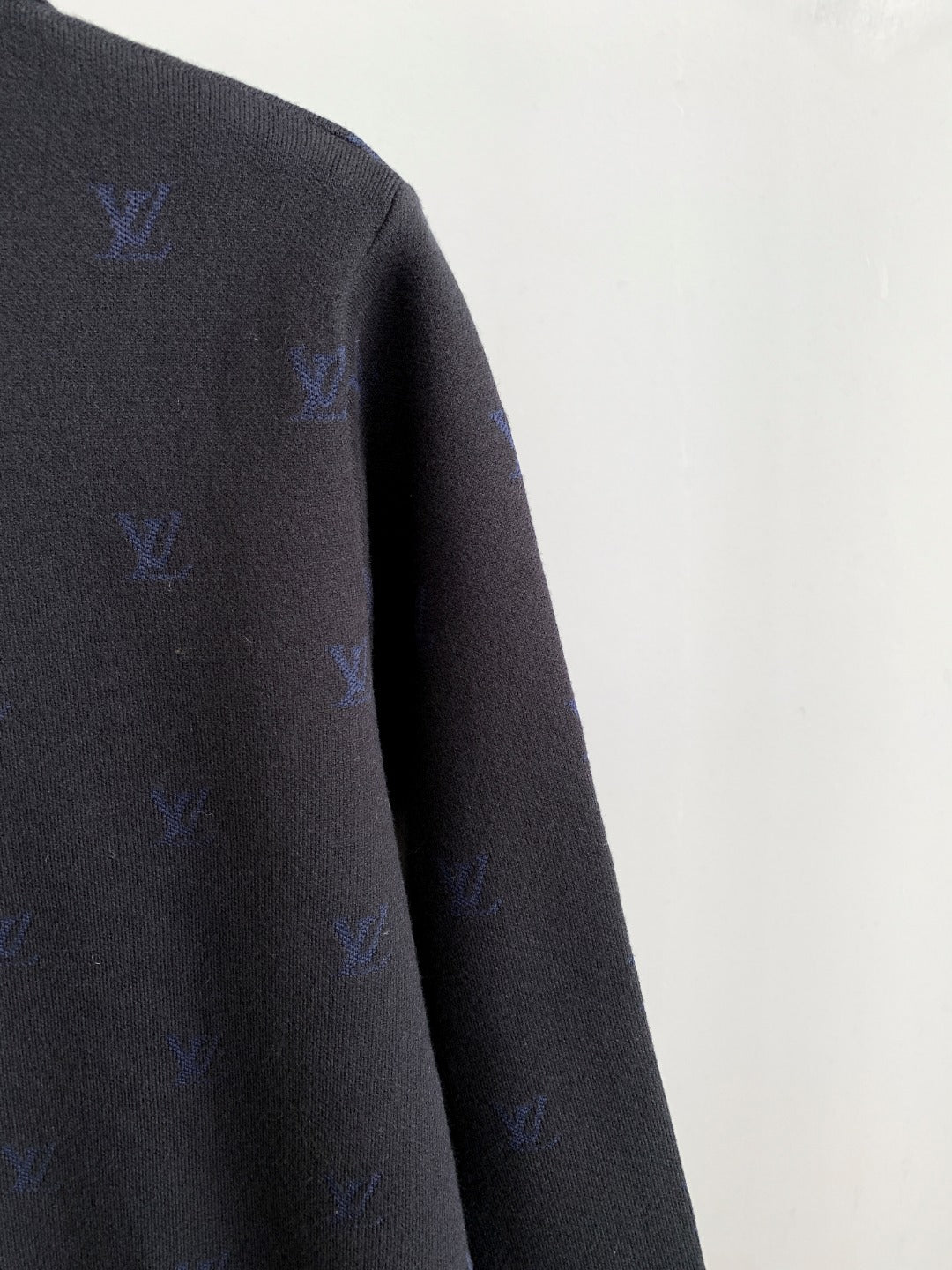 Classic Fashion Sweater-10044