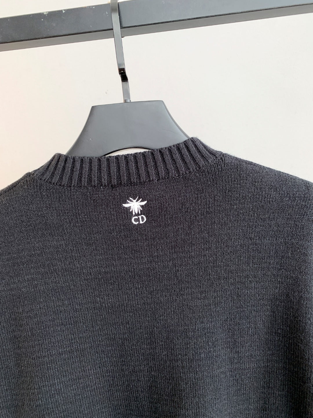 Classic Fashion Sweater-10047