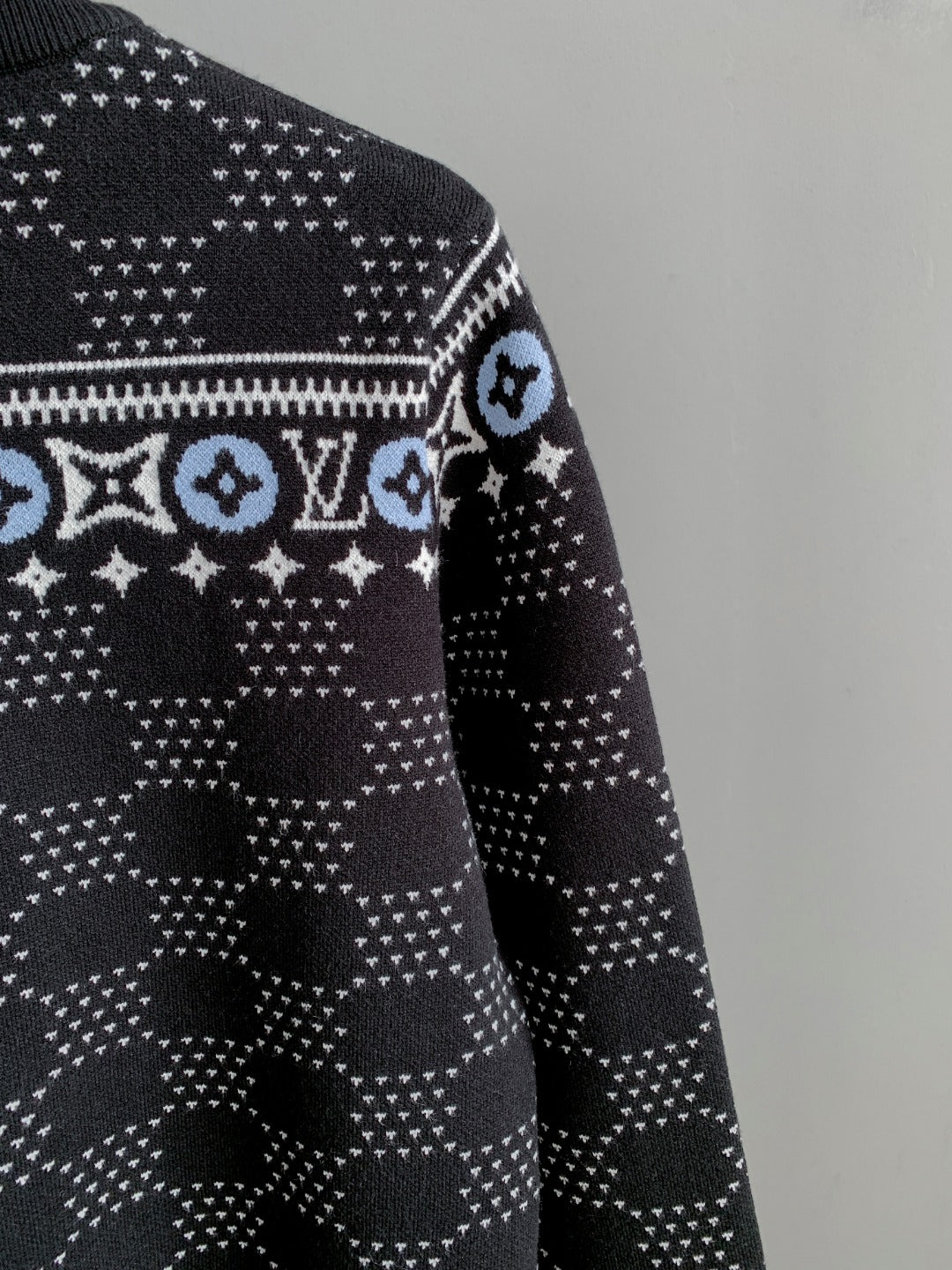 Classic Fashion Sweater-10056