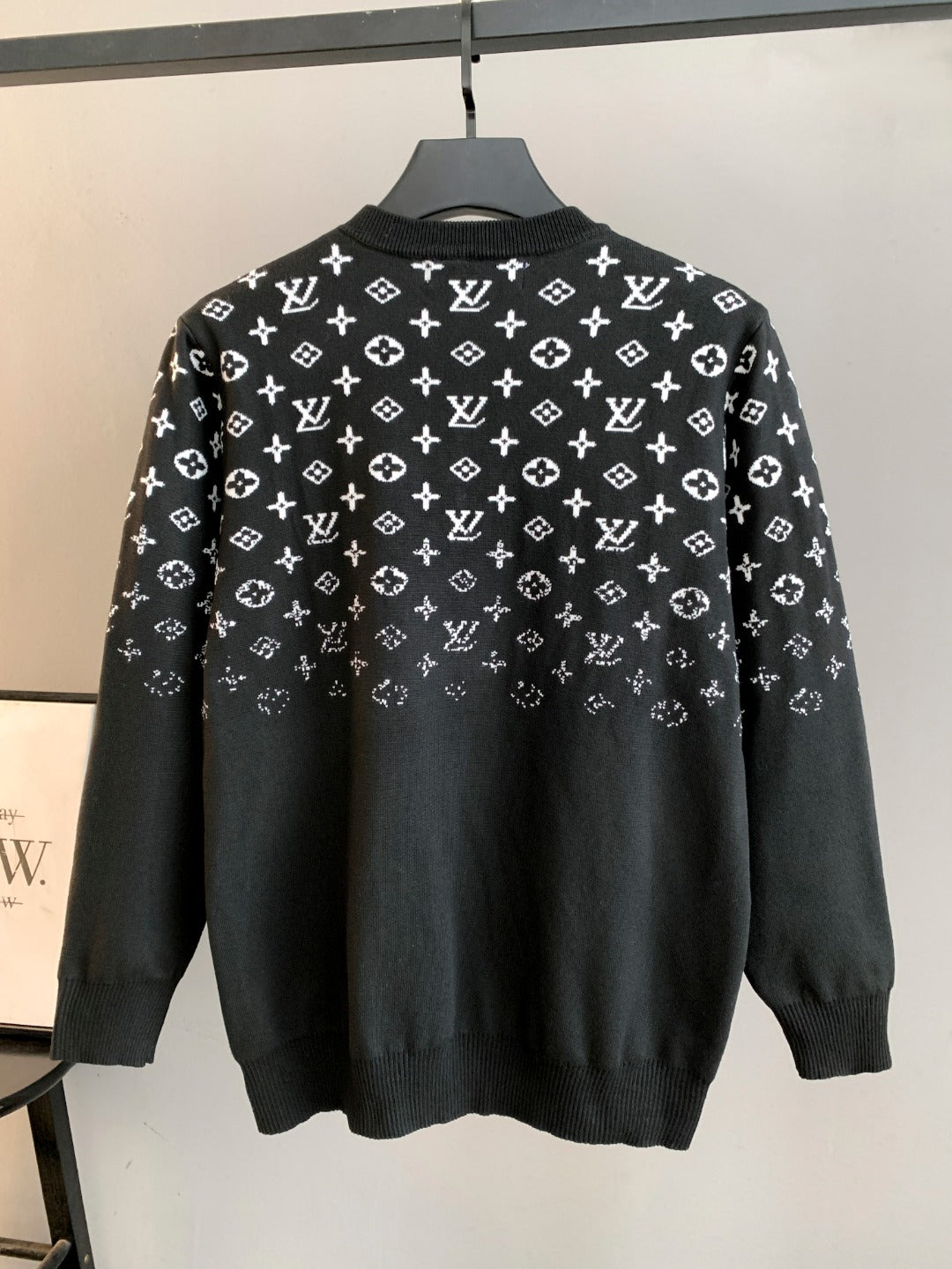 Classic Fashion Sweater-10063