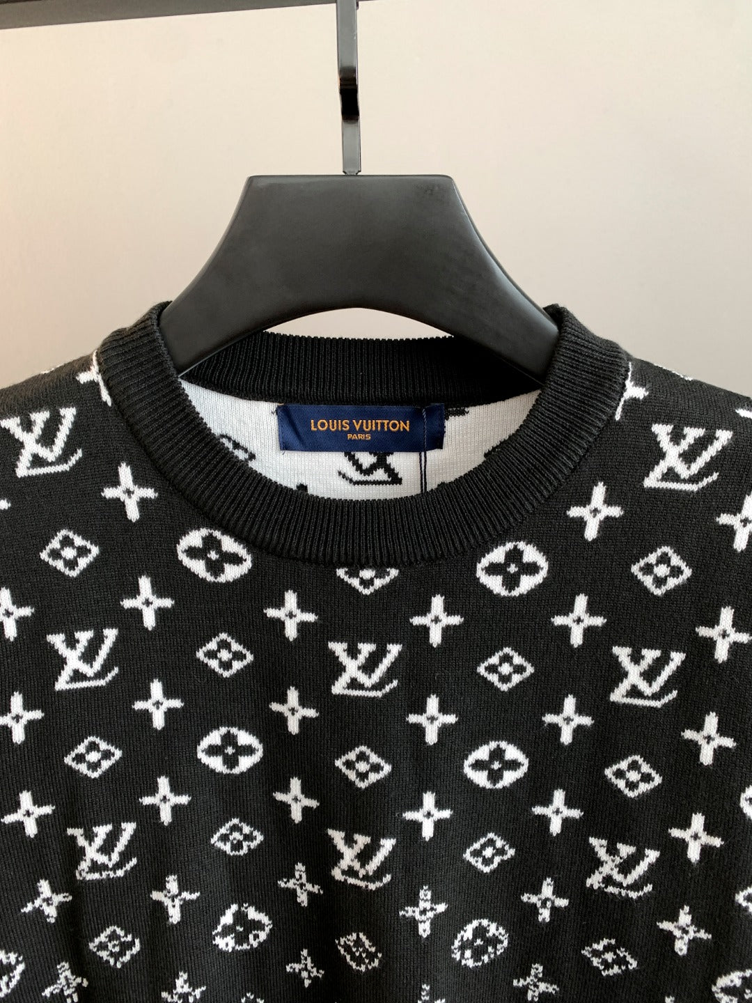 Classic Fashion Sweater-10063