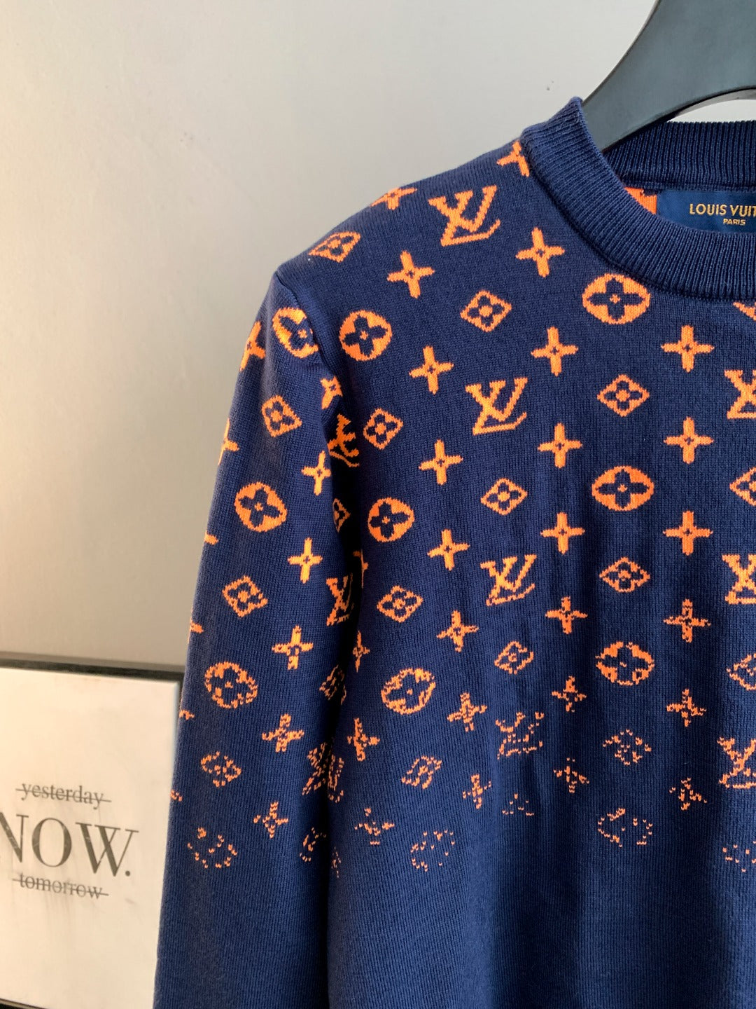 Classic Fashion Sweater-10065
