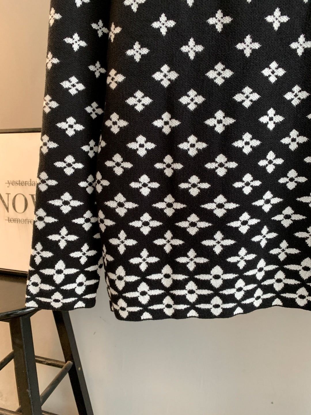 Classic Fashion Sweater-10067