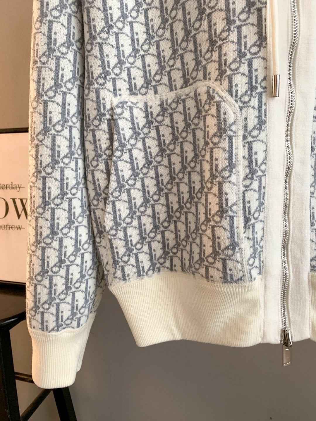 Classic Fashion Sweater-10069
