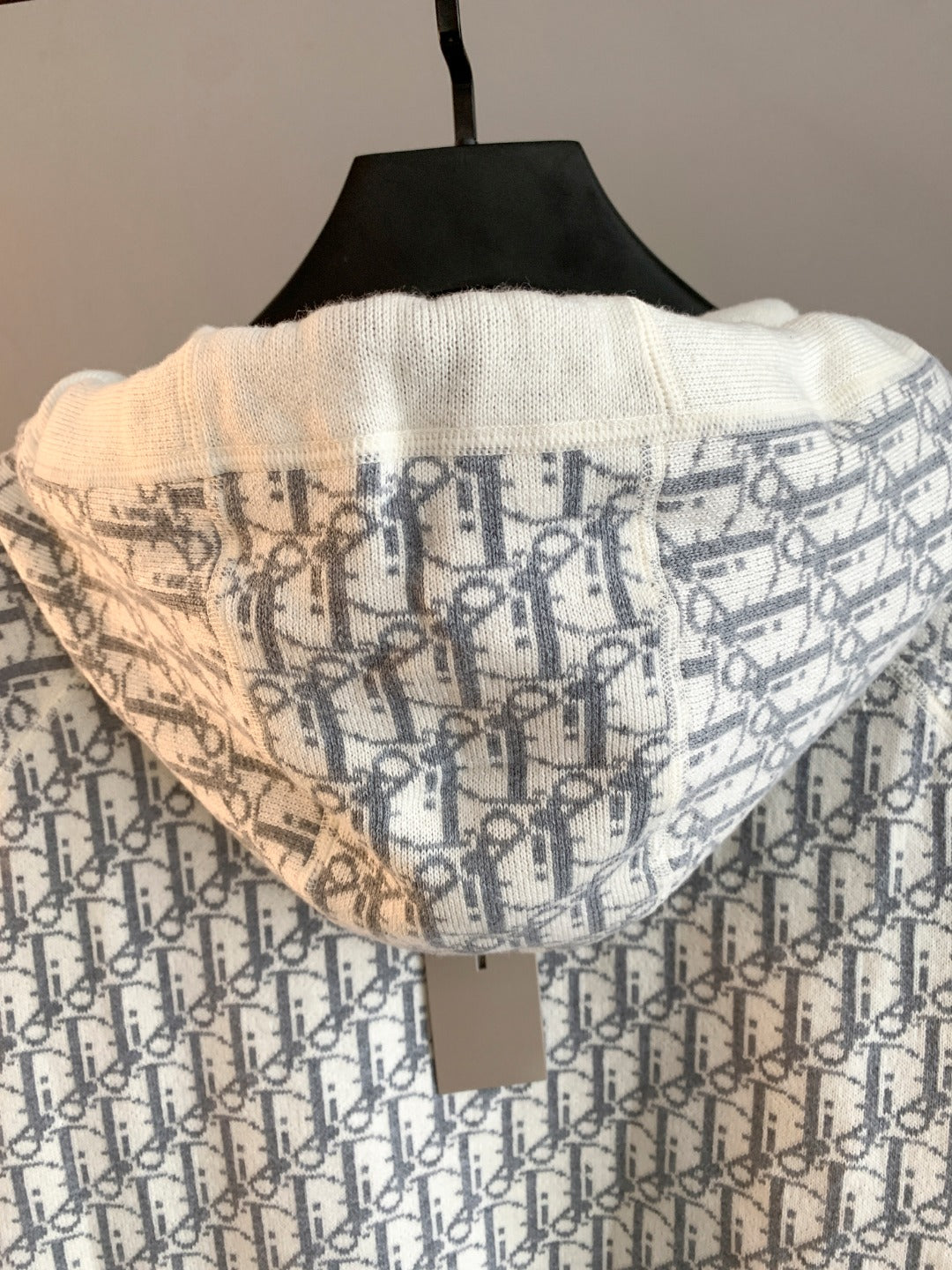 Classic Fashion Sweater-10069