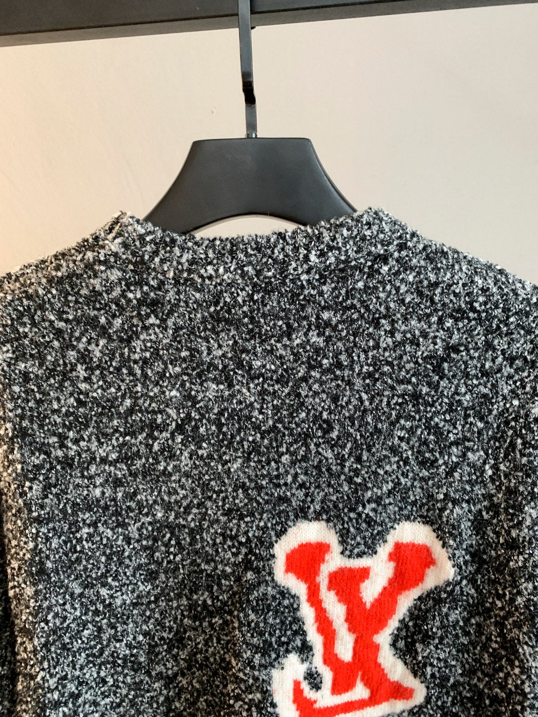 Classic Fashion Sweater-10070