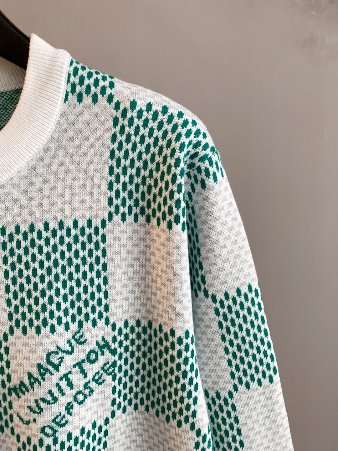 Classic Fashion Sweater-10073