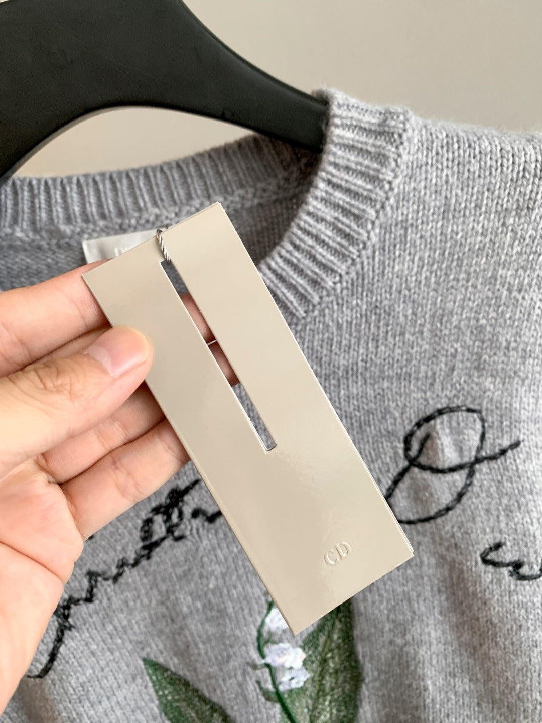 Classic Fashion Sweater-10076