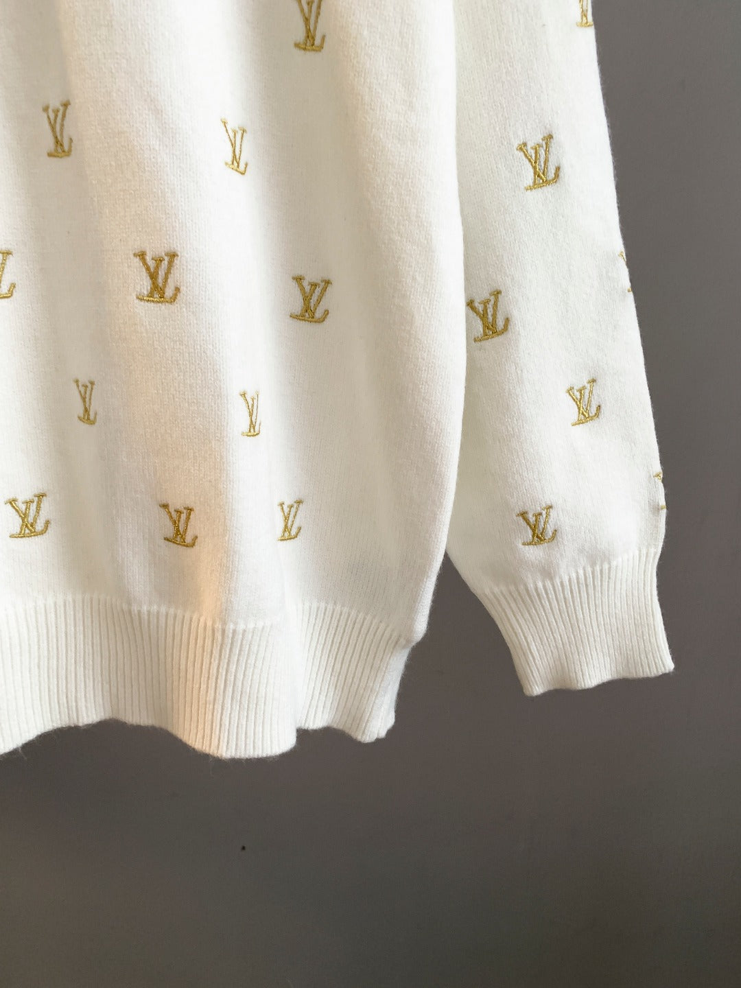 Classic Fashion Sweater-10083