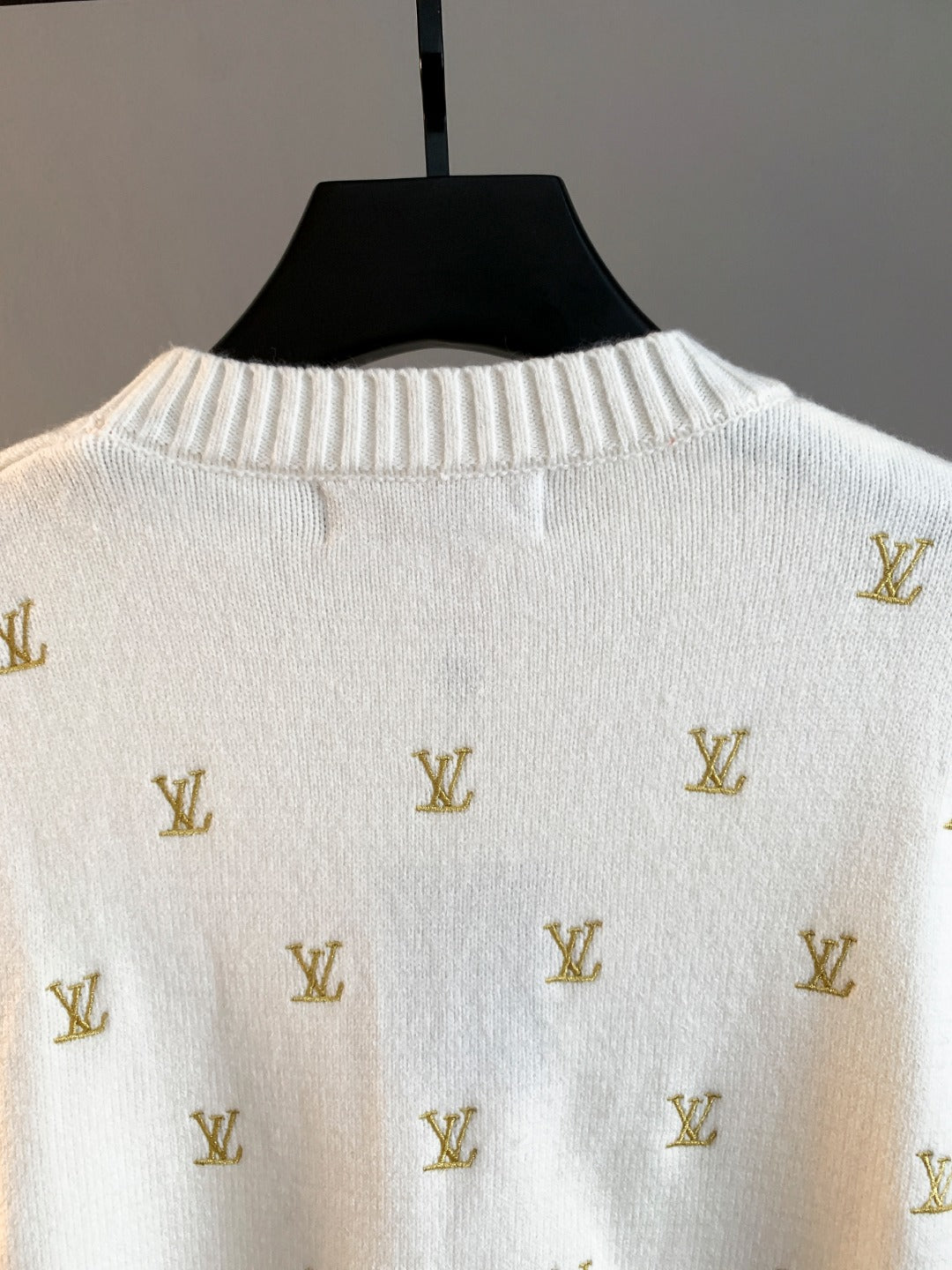 Classic Fashion Sweater-10083