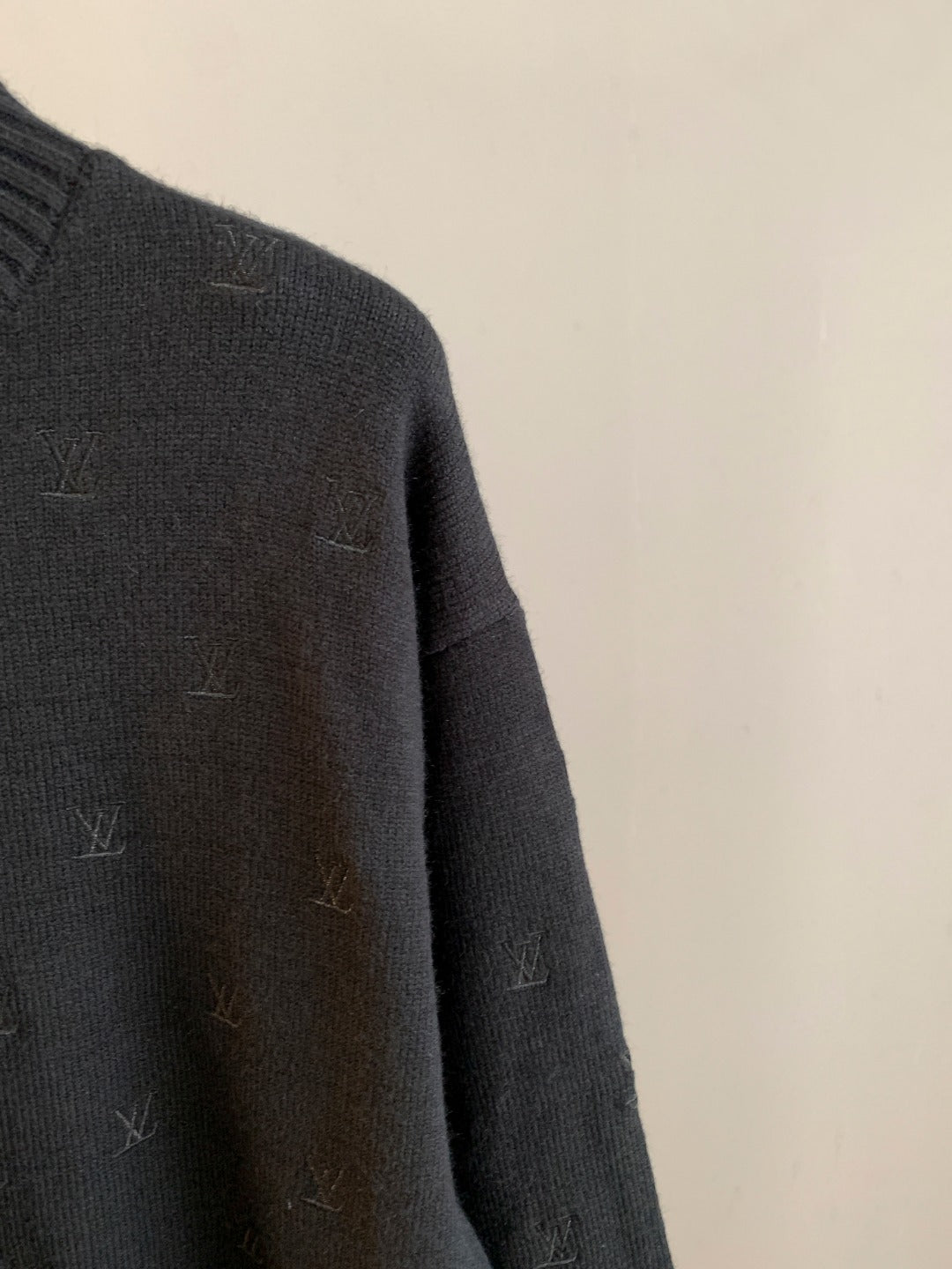 Classic Fashion Sweater-10084