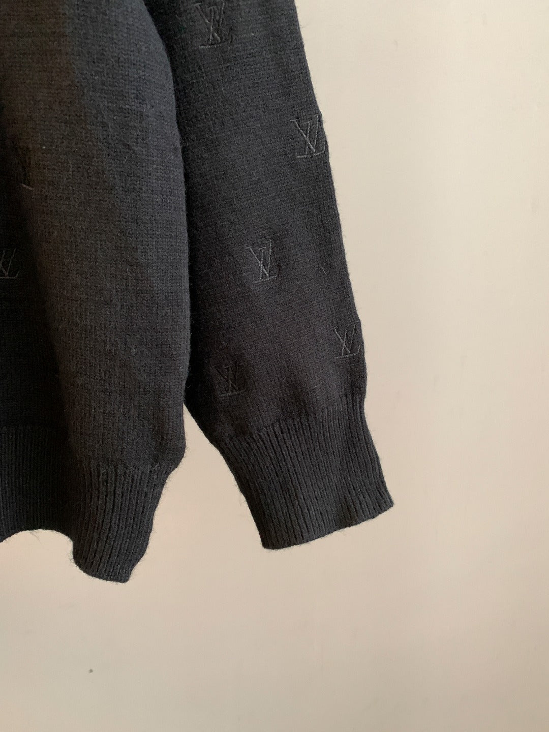 Classic Fashion Sweater-10084