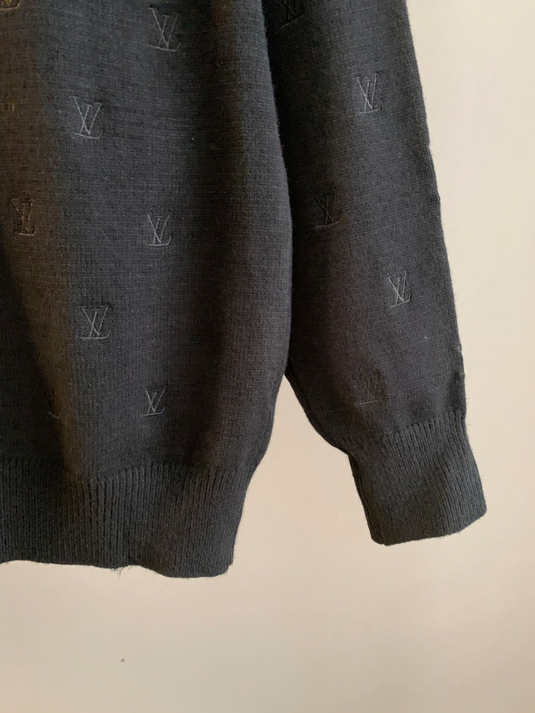 Classic Fashion Sweater-10084