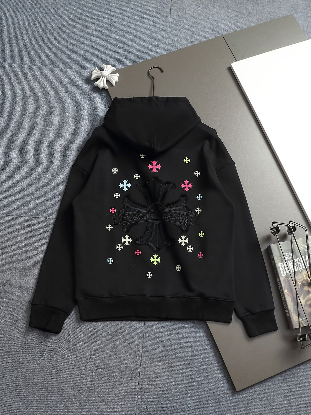 Classic Fit Hoodie-10004