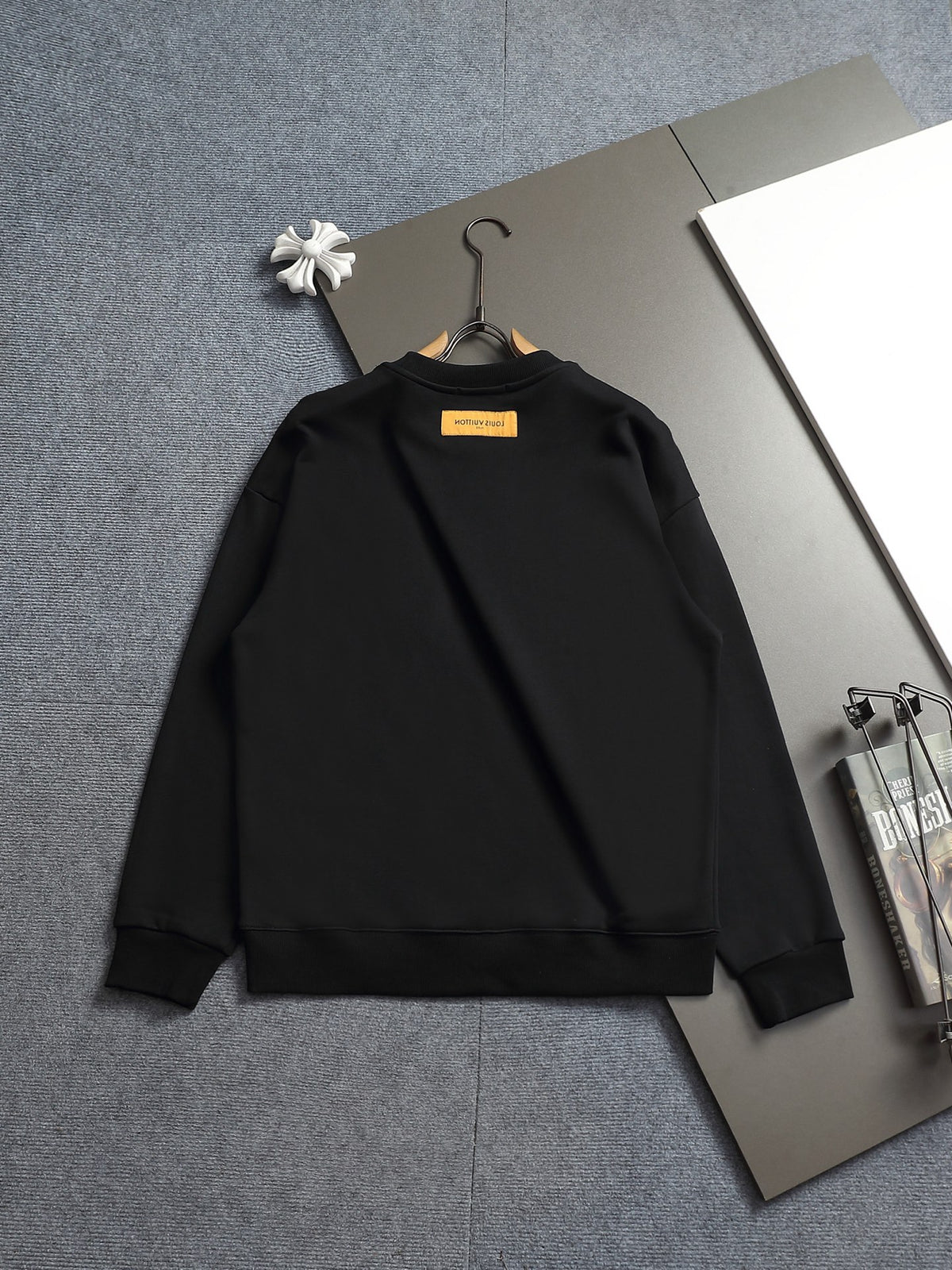 Classic Fit Hoodie-10008