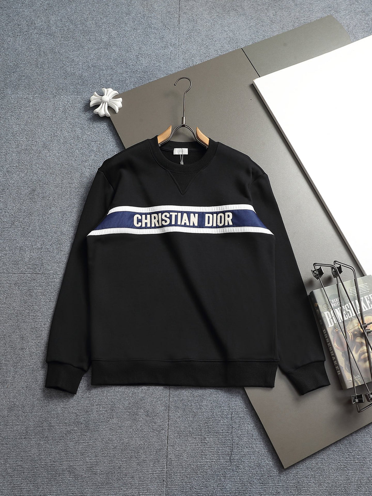 Classic Fit Hoodie-10012
