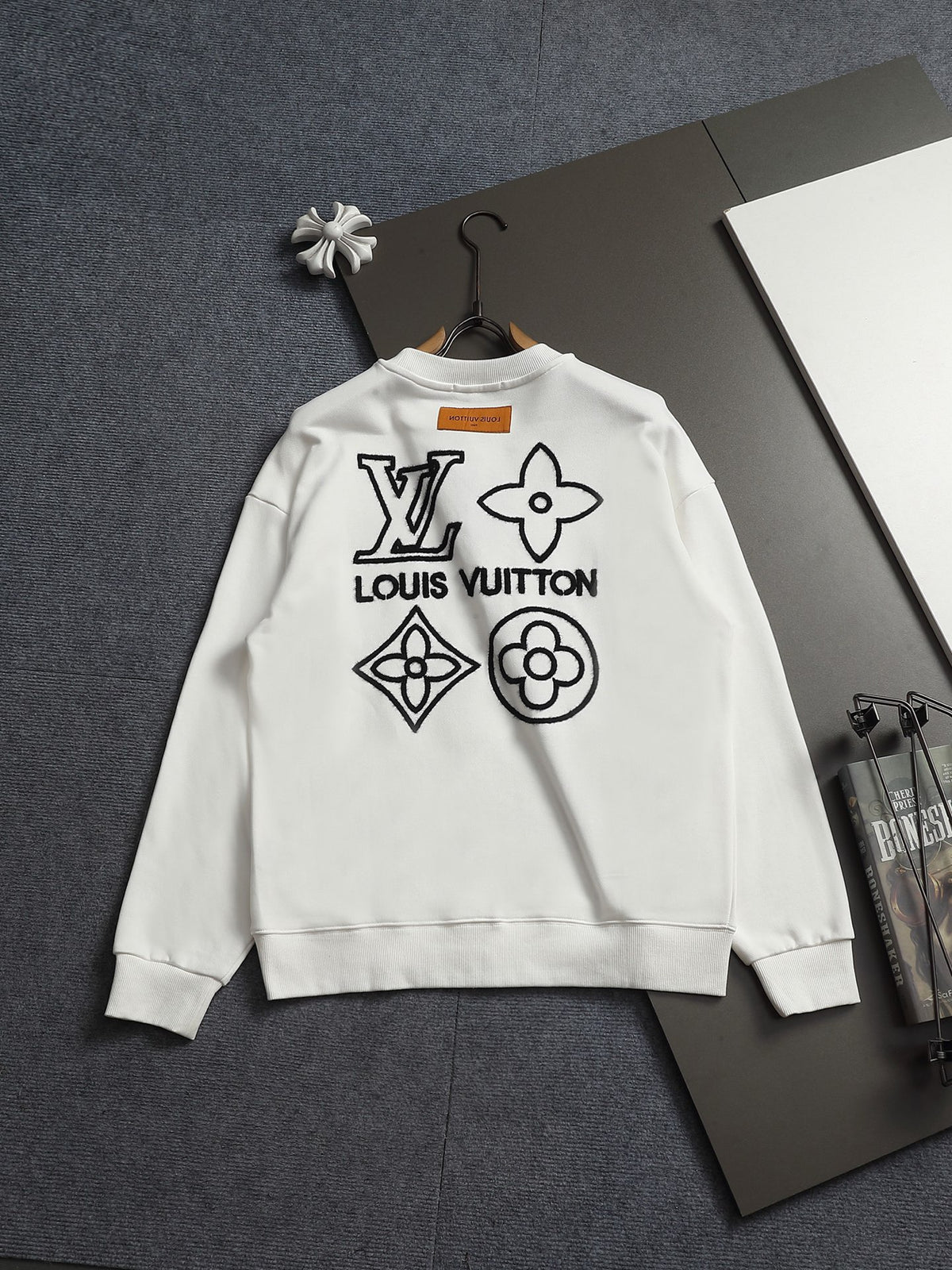 Classic Fit Hoodie-10014