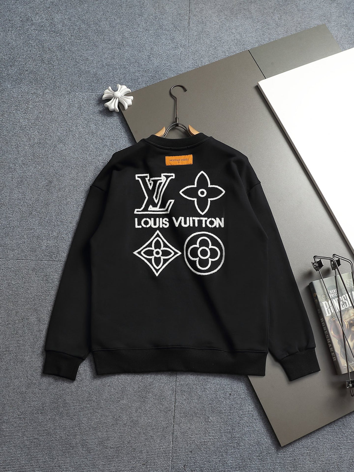 Classic Fit Hoodie-10014