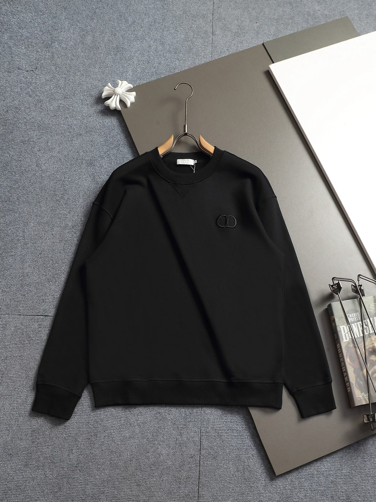 Classic Fit Hoodie-10016