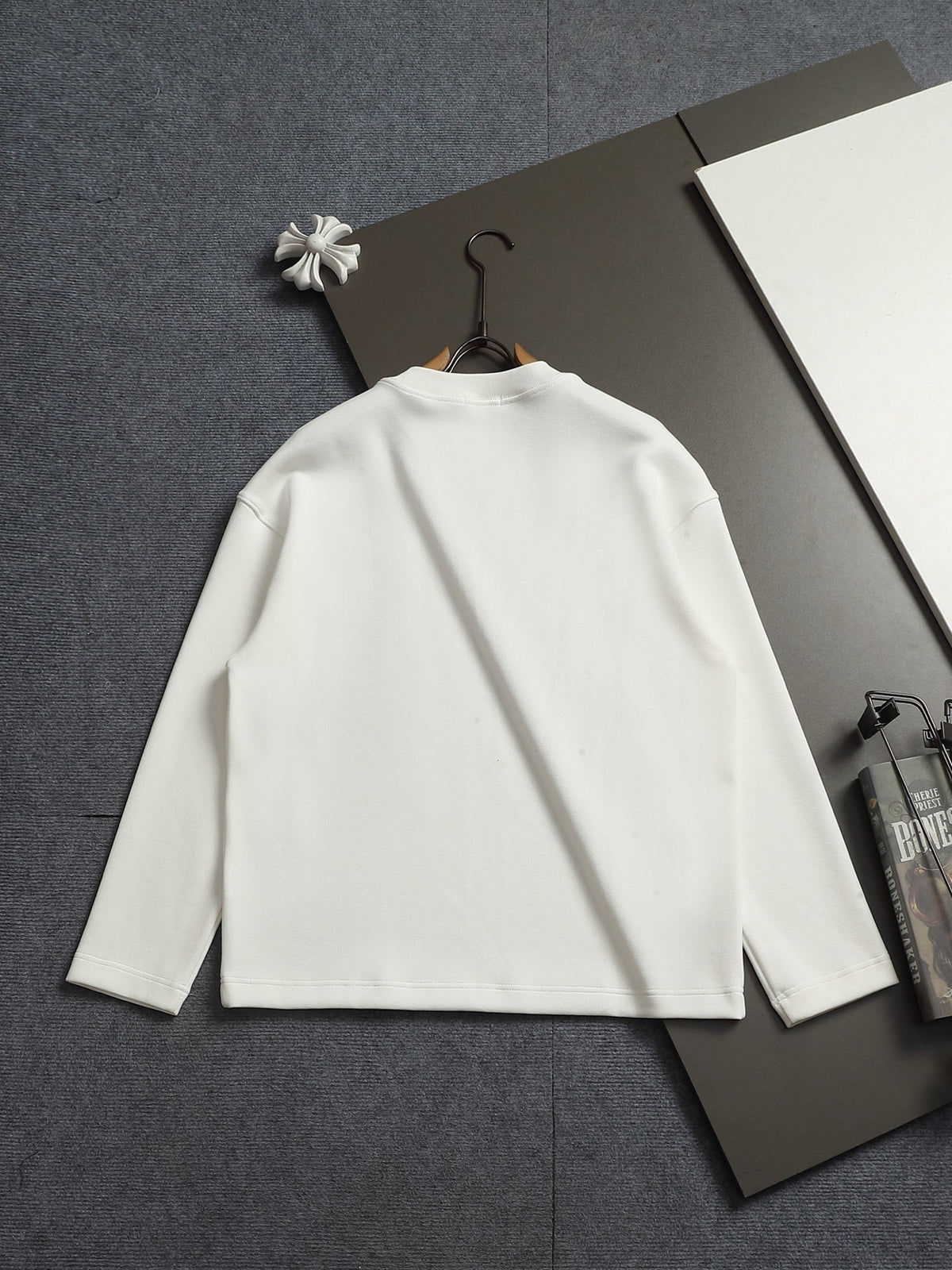 Classic Fit Hoodie-10020