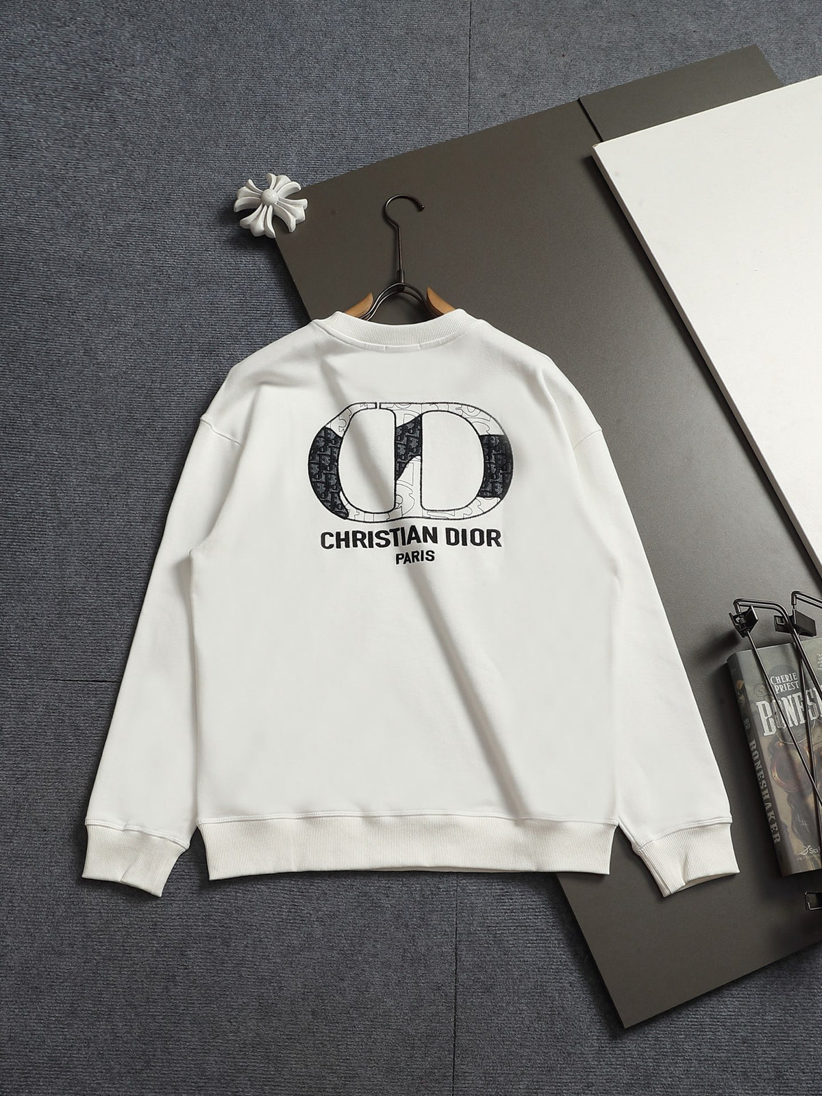 Classic Fit Hoodie-10021