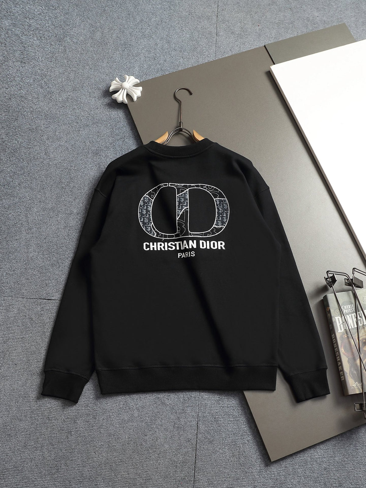 Classic Fit Hoodie-10021