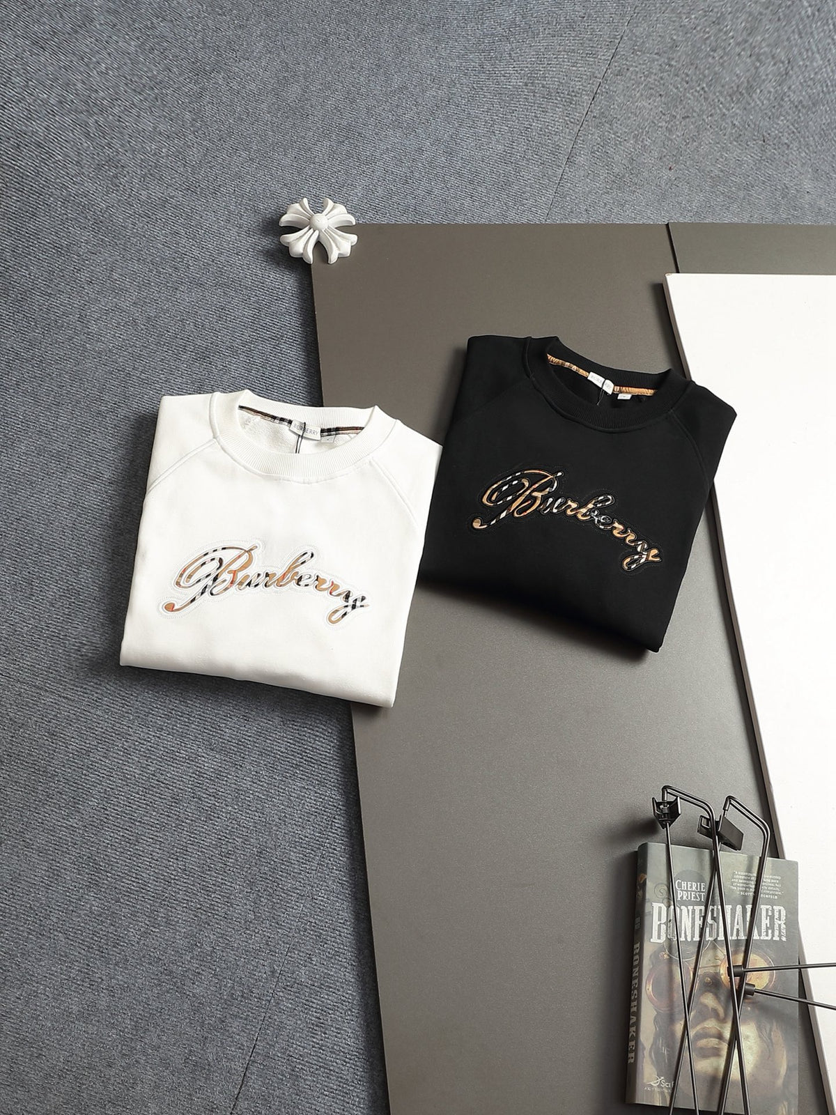 Classic Fit Hoodie-10024