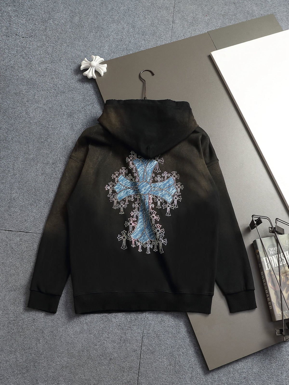 Classic Fit Hoodie-10025