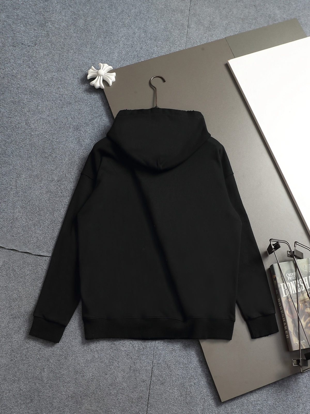 Classic Fit Hoodie-10031