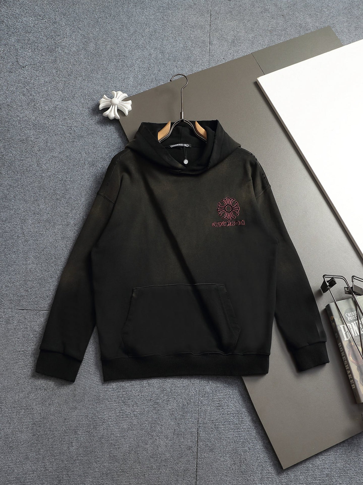 Classic Fit Hoodie-10033